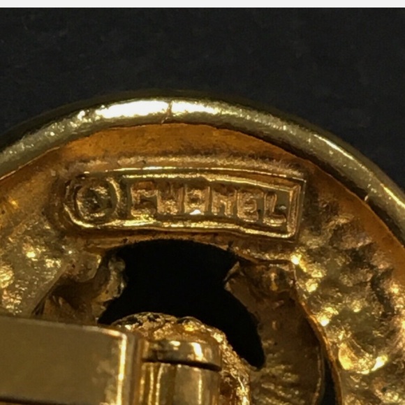 Authentic CHANEL CC Logo Circle Gold Tone Cuff Links 💝 - Picture 5 of 5